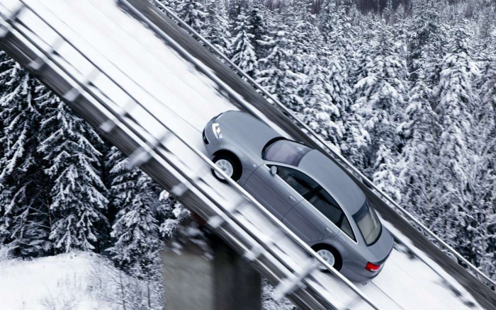 Как въехать в ледяную горку?