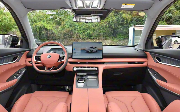 Популярный кроссовер с автоматом получил новую версию чуть дороже миллиона