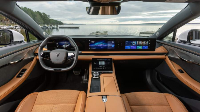 Едут сами: на российском гибриде по деревням Заонежья