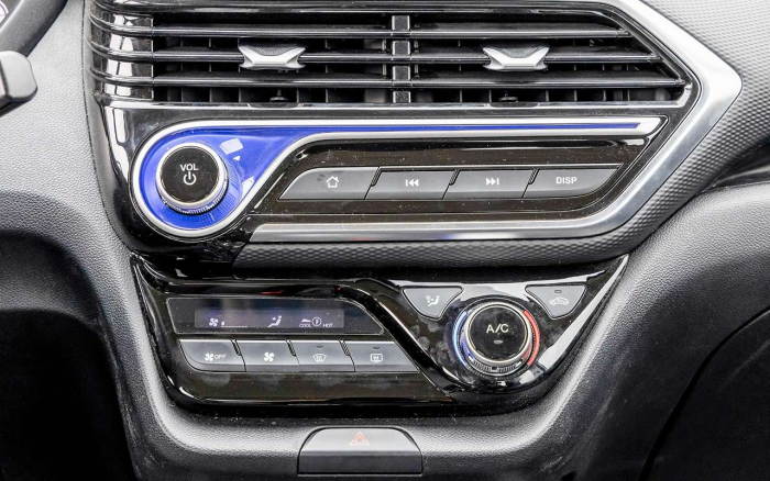 Лада Искра против конкурентов — большой тест недорогих седанов