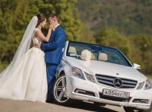 Свадебный автомобиль: между комфортом и эффектностью