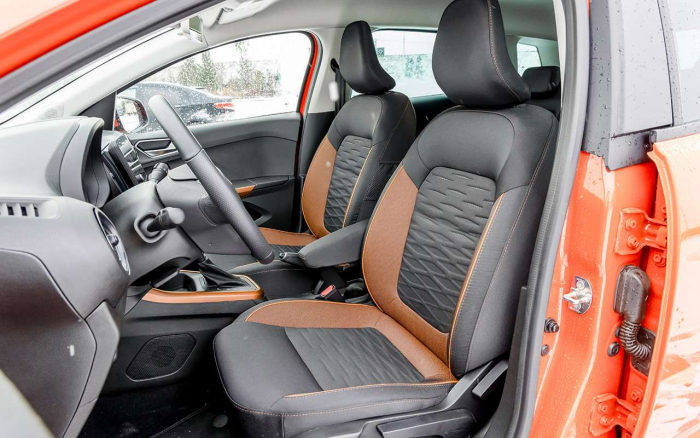 Выбираем недорогой универсальный автомобиль: сравнили две Лады и Солярис