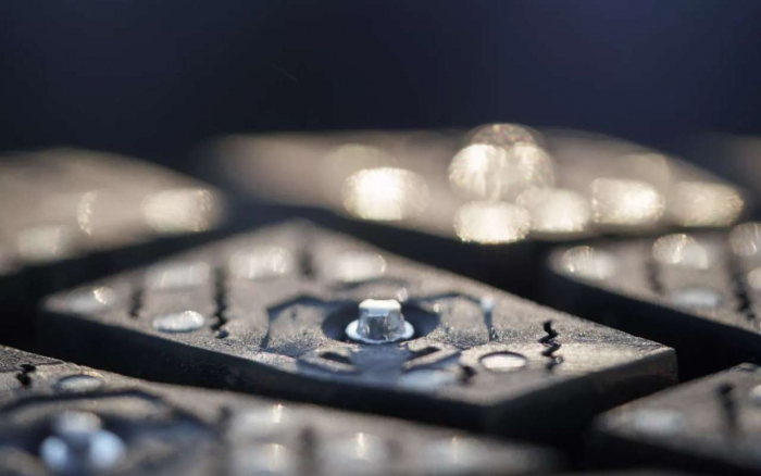 Новая резина Nokian умеет прятать «когти» в теплую погоду