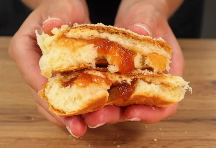 Пуховые булочки с начинкой: советы и секреты, чтобы они получились нежными и мягкими!