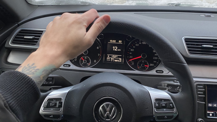 Почему неожиданно начинают плавать обороты двигателя и как это устранить