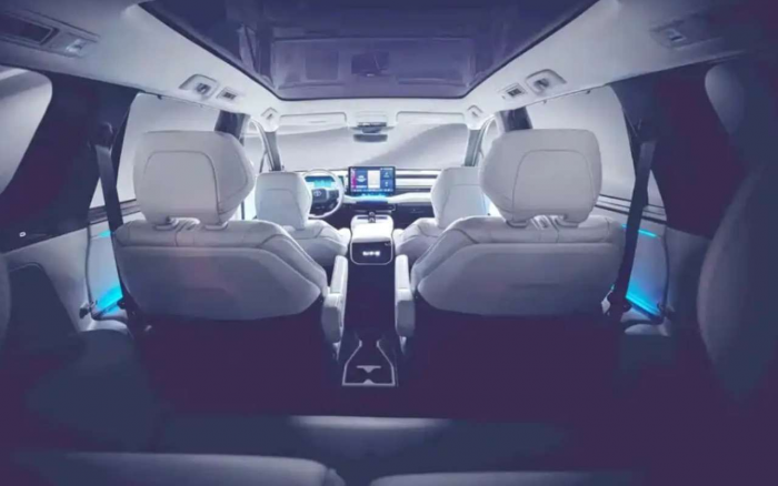 Toyota показала свой абсолютно новый внедорожник изнутри: подробности и фото
