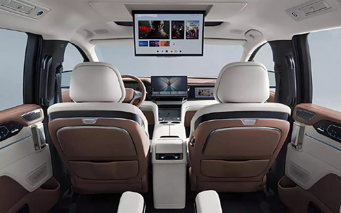 Популярный бренд представил комфортный и просторный семейный минивэн