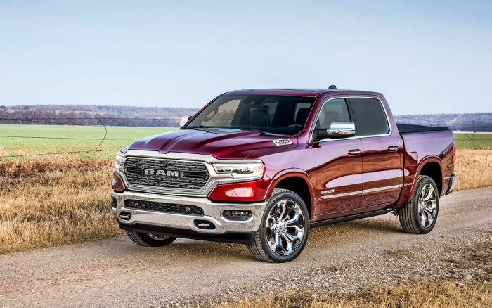 205 сил, гидроавтомат, полный привод — в РФ привезли «почти Silverado»