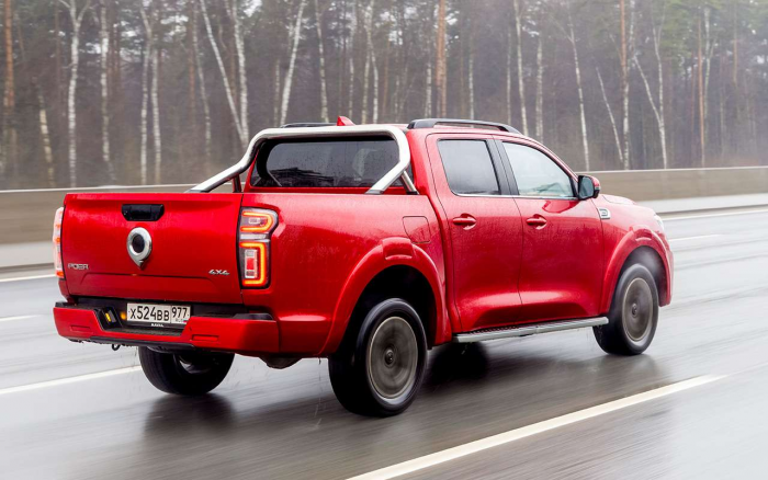 Внедорожники за 4 млн: сравнили новый китайский и японский с пробегом