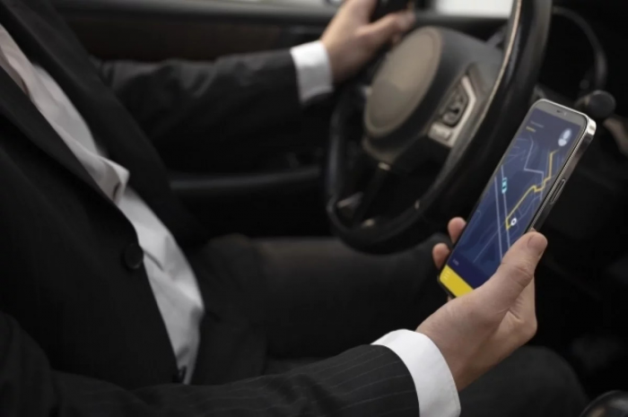 Ожогин объяснил, почему производители добавляют в авто платные функции