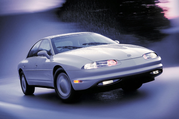 30 лет Oldsmobile Aurora Как появился и почему потерпел неудачу один из самых красивых американских автомобилей 90-х