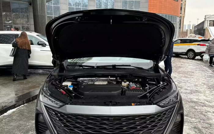 Кроссовер Москвич М90 — первые реальные изображения салона