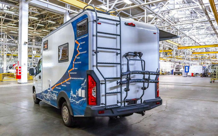 Кухня, спальня, санузел — в этой ГАЗели можно жить: как она устроена