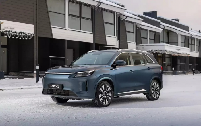 Полный привод, 367 л.с. и 1000 км без дозаправки – новая версия отечественного кроссовера