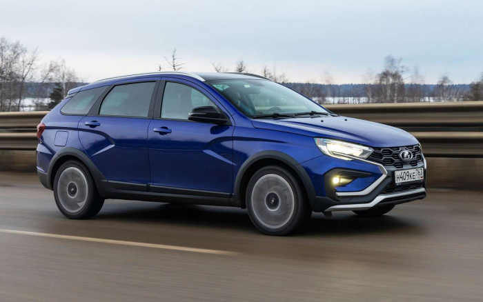Дистанционный запуск, парктроники и другие особенности обновленной Lada Vesta