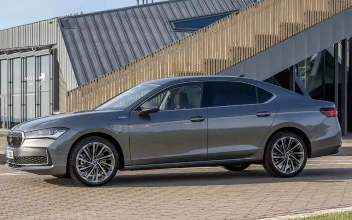Skoda представила самую мощную версию Superb: подробности