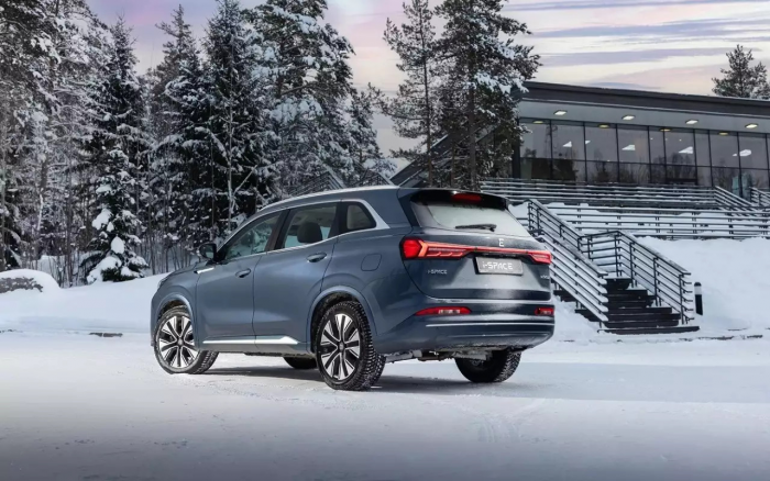 Полный привод, 367 л.с. и 1000 км без дозаправки – новая версия отечественного кроссовера