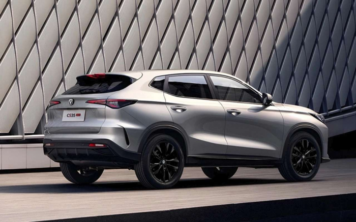 Стойкий кузов и зимние опции — представлен новый кроссовер для России