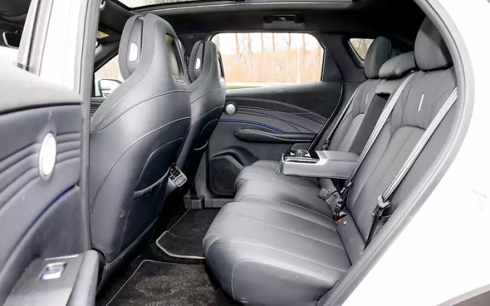 Полный привод, приемлемая цена — большой тест свежих китайских кроссоверов