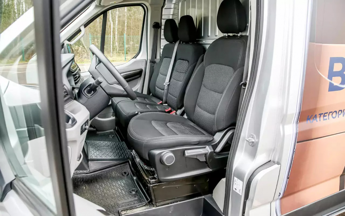 Дизель, МКП, богатое оснащение — надежный новичок на замену Транзита