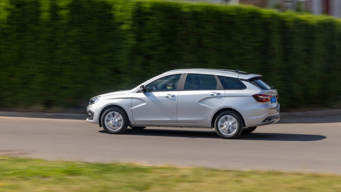 Обзор универсала Lada Vesta SW с вариатором: рассказываем, насколько удобен автомобиль для каждодневных поездок