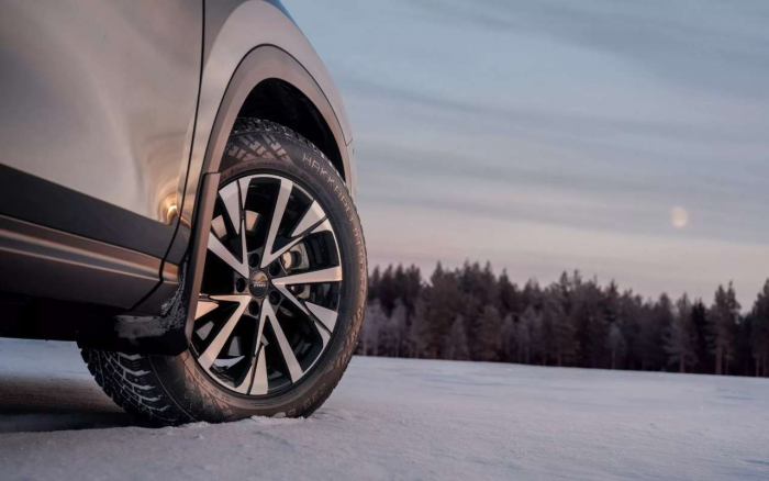 Новая резина Nokian умеет прятать «когти» в теплую погоду