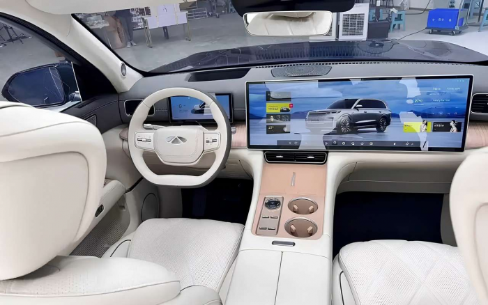 Новый флагманский кроссовер Chery вышел на рынок: в чем его особенности?