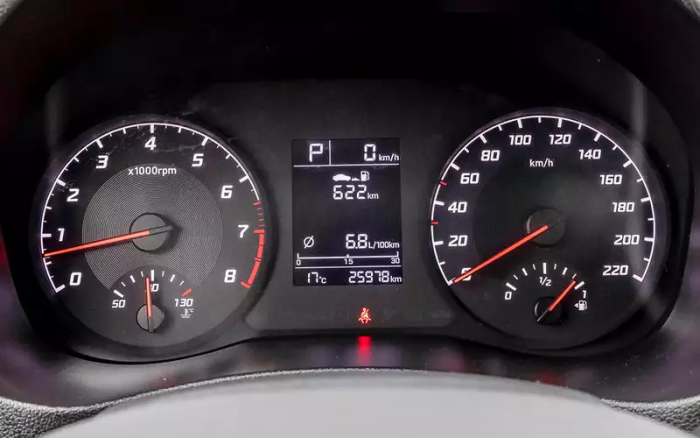 Лада Искра против конкурентов — большой тест недорогих седанов