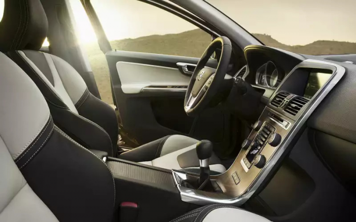 Полный привод, автомат, проверенный временем мотор — надежный кроссовер до 2 млн рублей