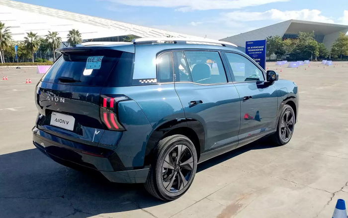 Новый бренд из Китая готовит кроссовер для России