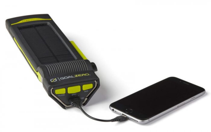 5 предметов, которые ушлые водители всегда держат в бардачке