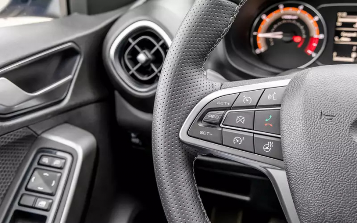 Лада Искра против конкурентов — большой тест недорогих седанов