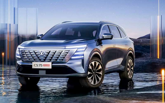 Теперь — с полным приводом: китайский кроссовер обновили для России