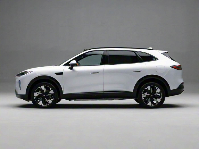 Представлен совершенно новый флагманский кроссовер Chery Fulwin T9L: 353 л.с., полный привод, автопилот, двуспальная кровать и холодильник