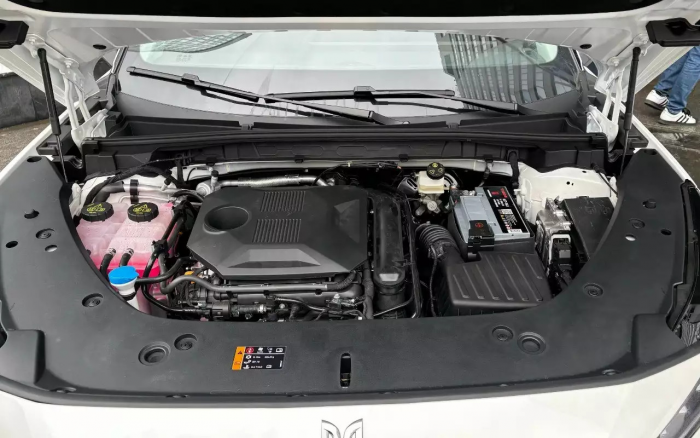 Новый Москвич М70 — первые фото интерьера