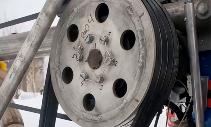 Инженер с Урала собрал вертолет из снегохода и мотоцикла