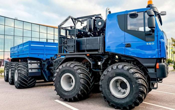 Огромный вездеход и водородный тягач — российский завод удивил новинками