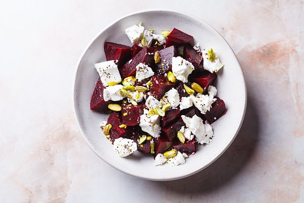 Меню новогоднего стола в 2026 году. Что приготовить в год Красной Огненной Лошади?