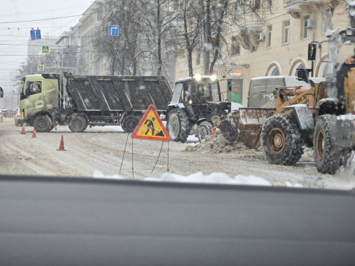 В Челябинске простаивают выделенные полосы для общественного транспорта