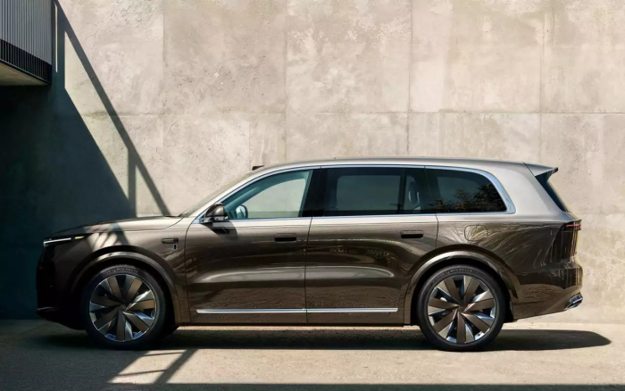 Li Auto готовит совершенно новый технологичный кроссовер