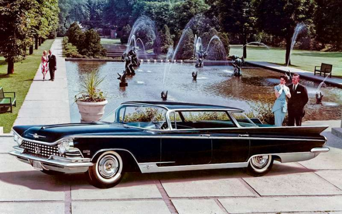 Ну и кто у кого скопировал? ГАЗ‑13 Чайка, американский Buick Electra и французский Facel Vega