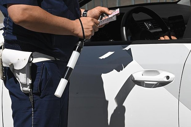 Сколько нужно учиться на водительские права в 2026 году? Количество часов для каждой категории, как сократить срок