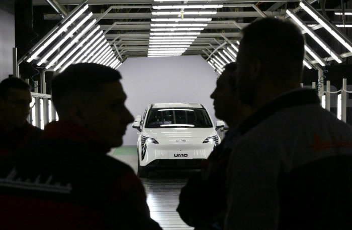 В России стартовали продажи двух новых отечественных кроссоверов