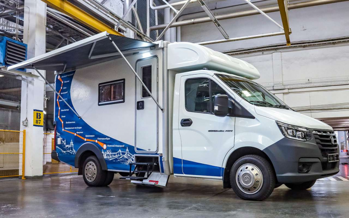 Кухня, спальня, санузел — в этой ГАЗели можно жить: как она устроена