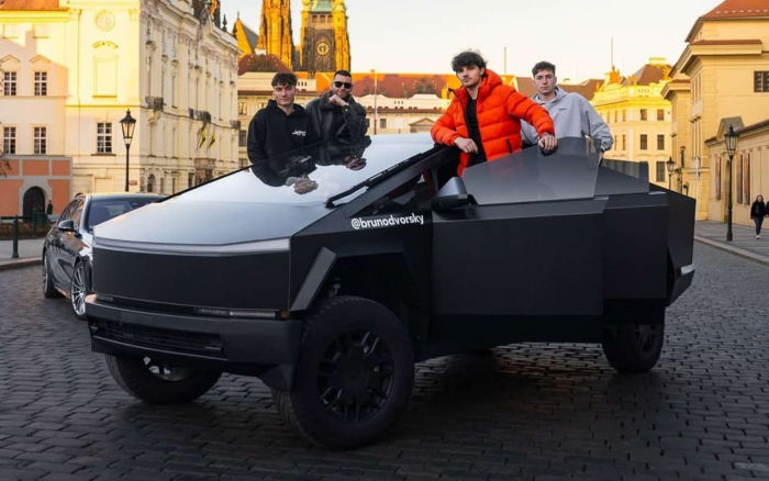 Tesla Cybertruck запрещен в Европе, но там нашли выход (очень странный)