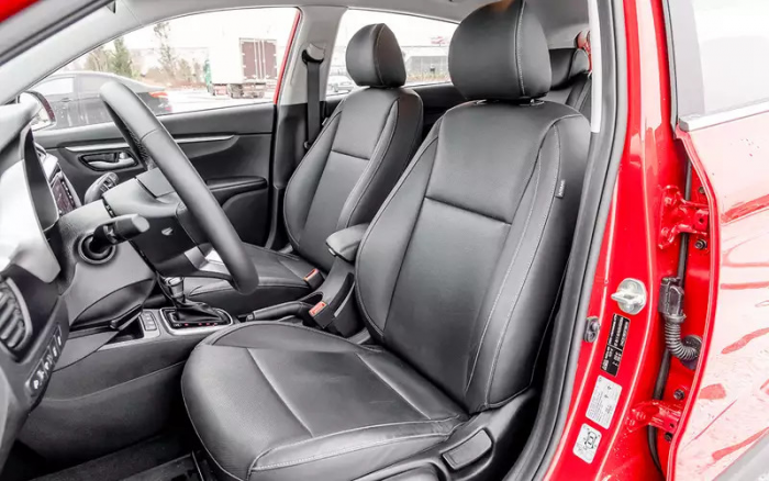 Выбираем недорогой универсальный автомобиль: сравнили две Лады и Солярис