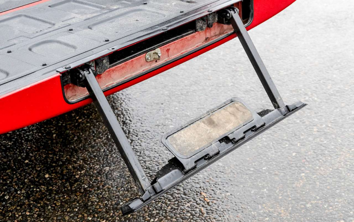 Внедорожники за 4 млн: сравнили новый китайский и японский с пробегом