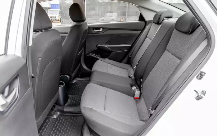 Лада Искра против конкурентов — большой тест недорогих седанов