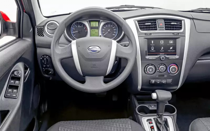 Надежный почти японский автомобиль от 400 000 рублей: в чем он лучше Гранты