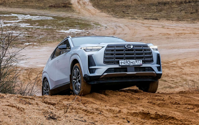 Полный привод, приемлемая цена  — большой тест свежих китайских кроссоверов